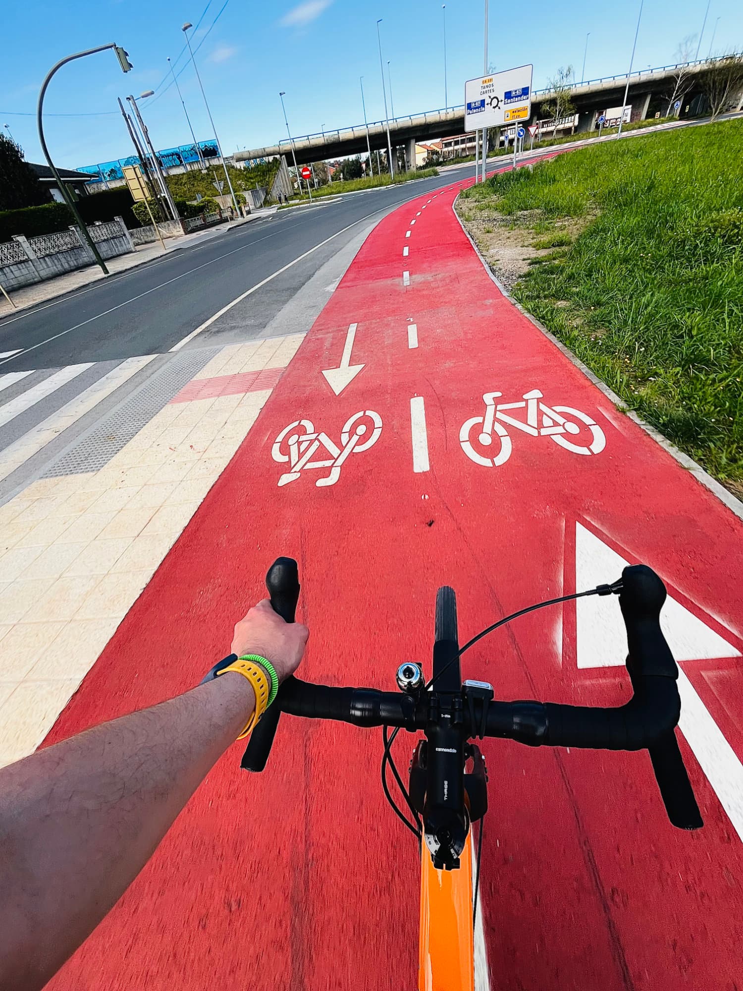 Carril bici cerca de Viérnoles