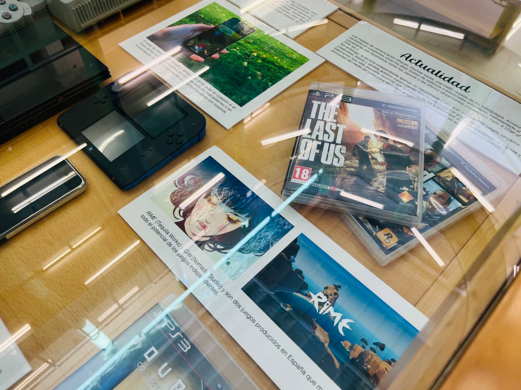 Fotografía de la exposición de videojuegos organizada por Jorge Oceja