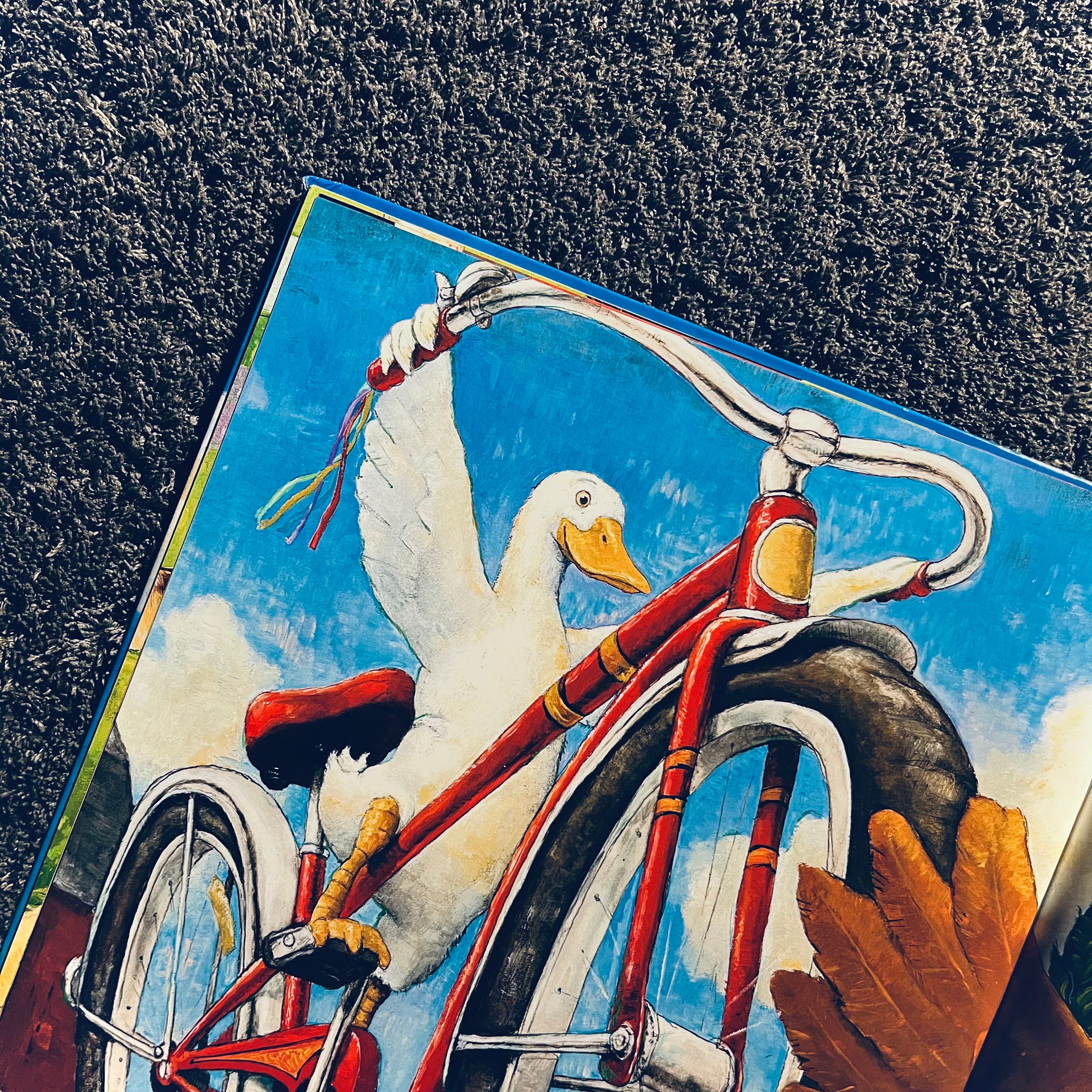Una imagen interior del libro "Pato va en bici"